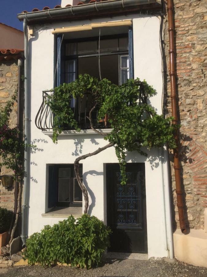 La Maison Blanche Aux Volets Blues Laroque-des-Albères Exterior foto